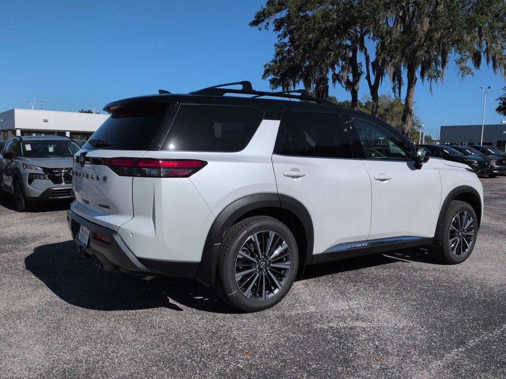 New 2026 Nissan Pathfinder Platinum FWD image 4