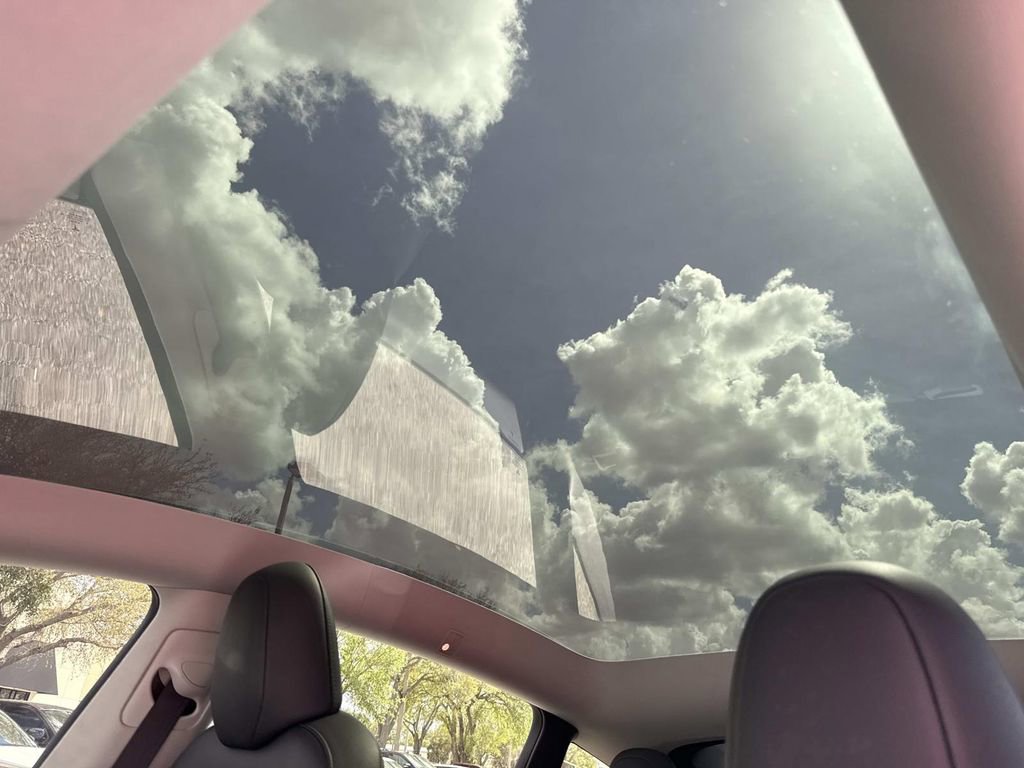 Used 2023 Tesla Model Y Long Range image 27