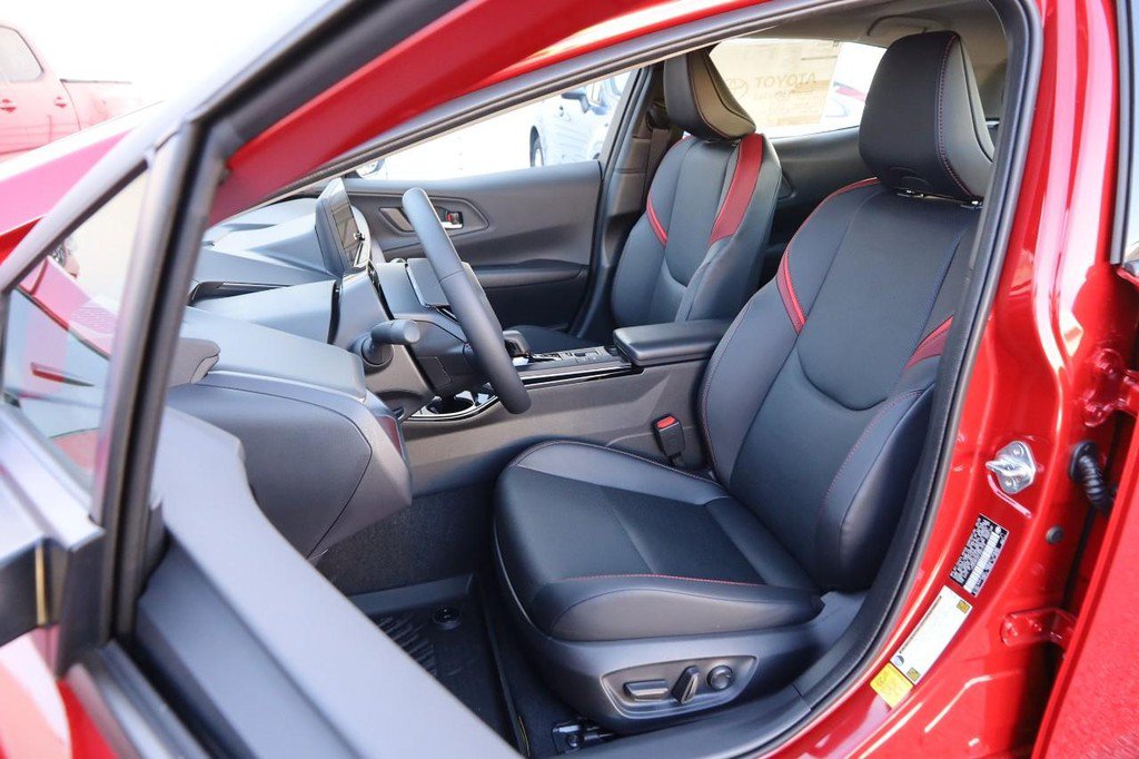 New 2026 Toyota Prius Plug-In Hybrid image 10