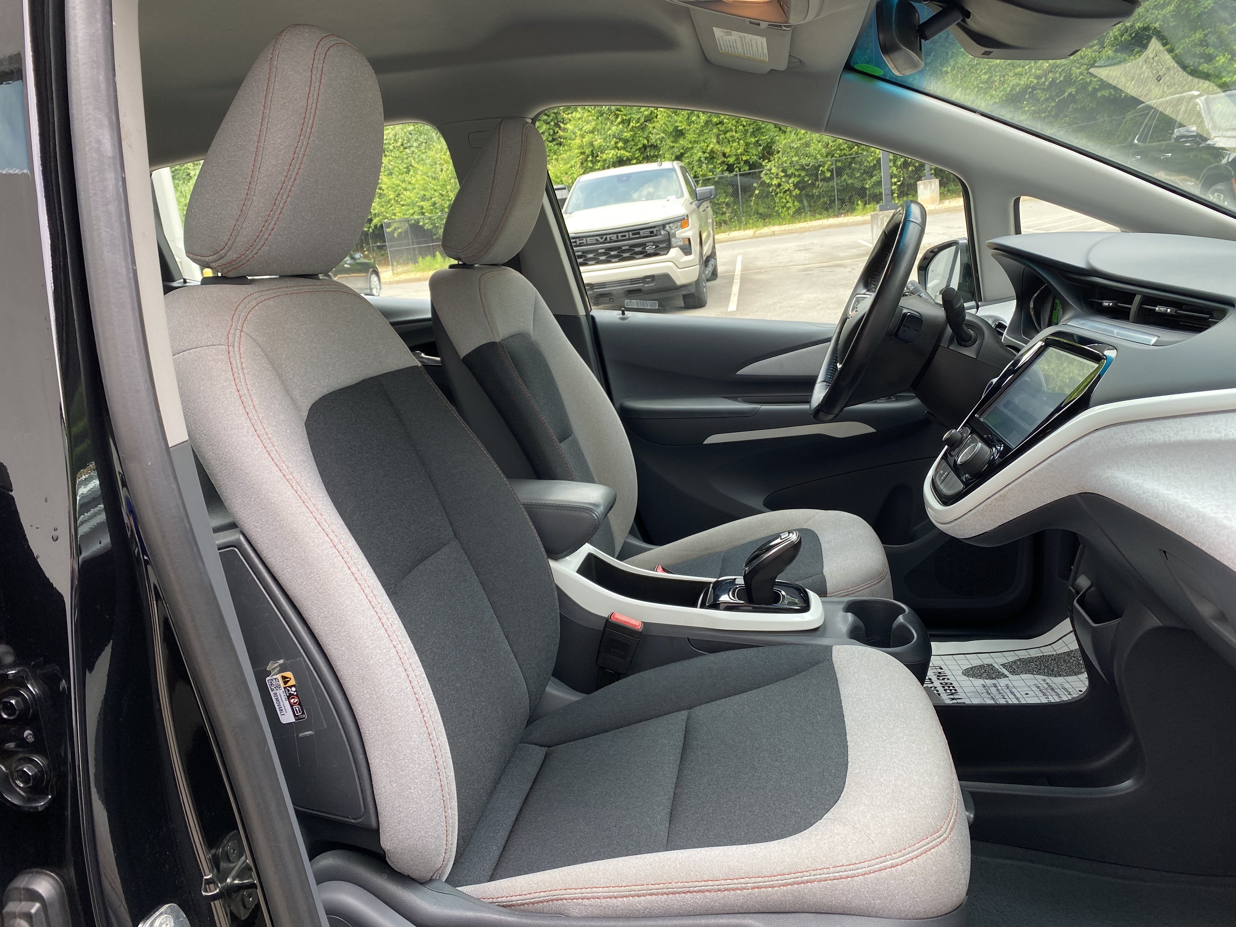 Used 2020 Chevrolet Bolt LT FWD image 33