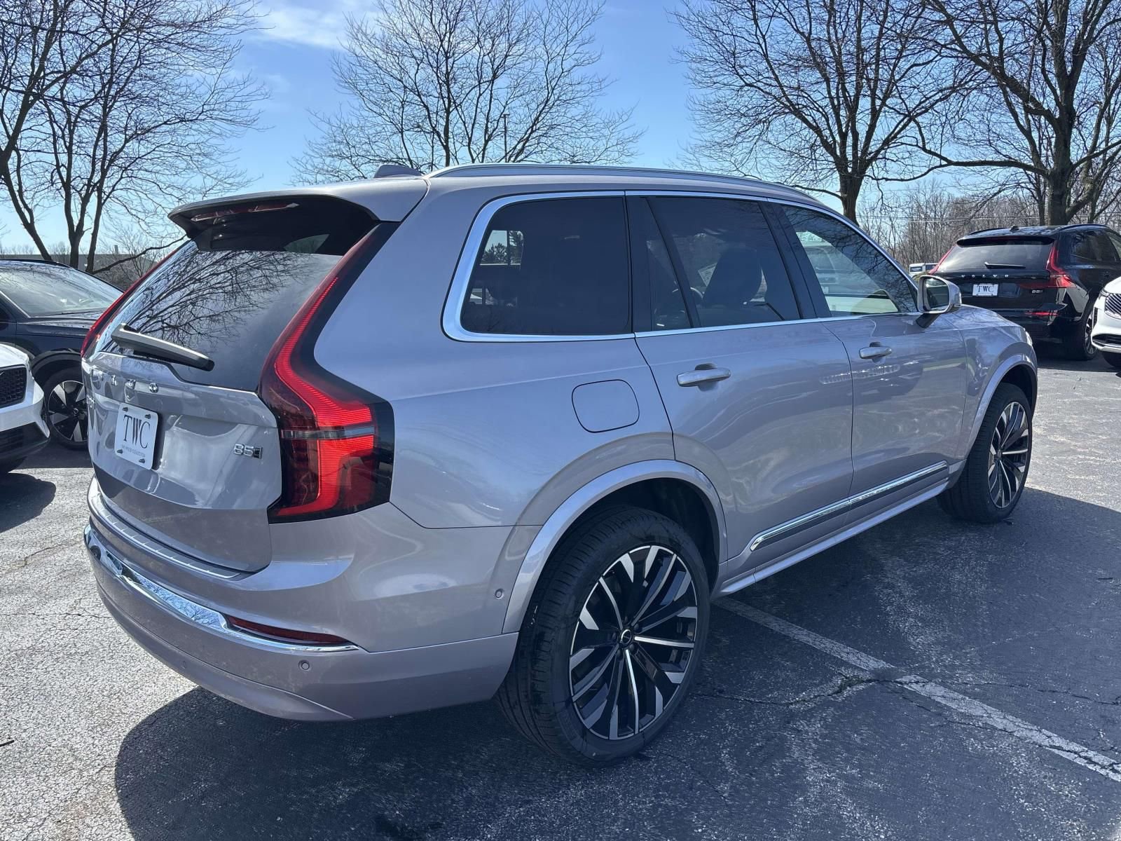 New 2026 Volvo XC90 B5 Plus w/ Protection Package Premier AWD/4WD image 5