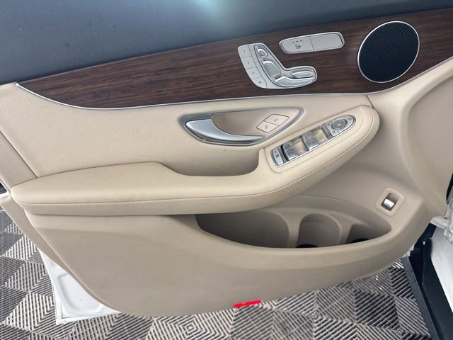 Used 2022 Mercedes-Benz GLC 300 4MATIC image 17