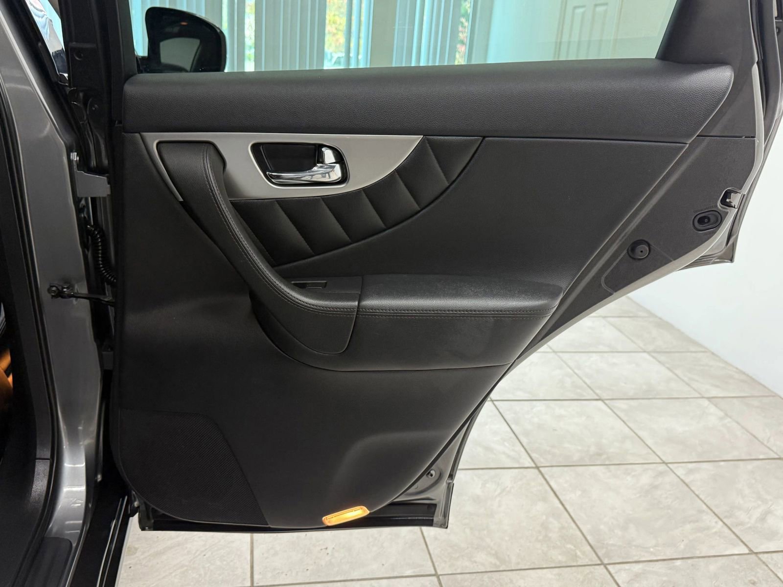 Used 2014 INFINITI QX70 3.7 w/ Premium Package image 22