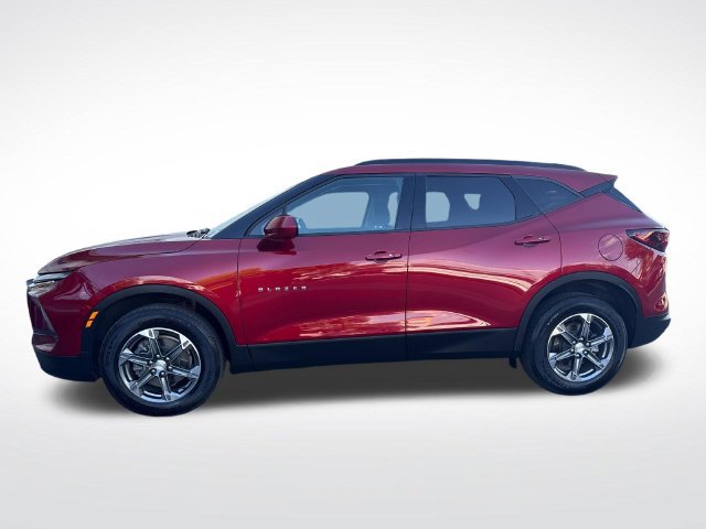 Used 2025 Chevrolet Blazer LT w/ Convenience Package FWD image 2