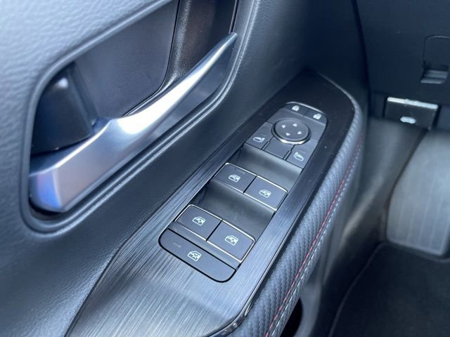 New 2025 Nissan Kicks SR image 32