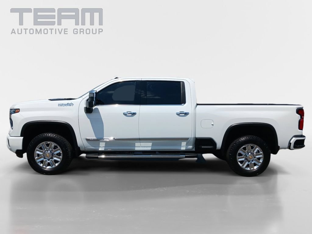 Used 2024 Chevrolet Silverado 2500 High Country w/ High Country Premium Package AWD/4WD image 4