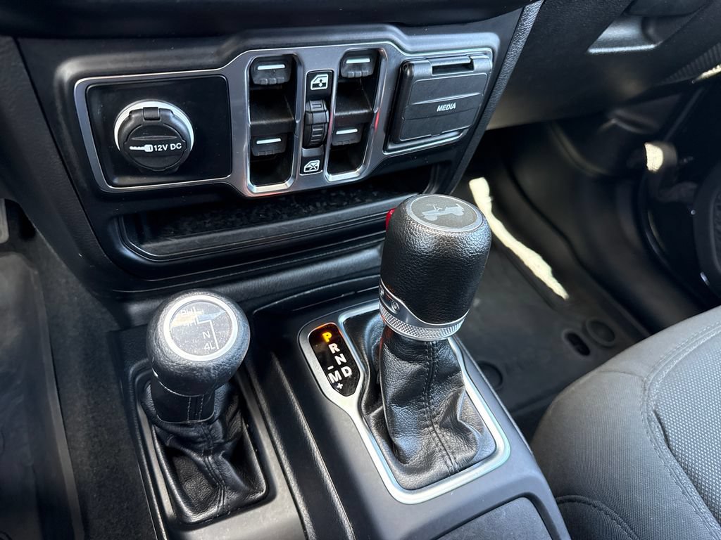 Used 2023 Jeep Wrangler Unlimited Sport AWD/4WD image 22