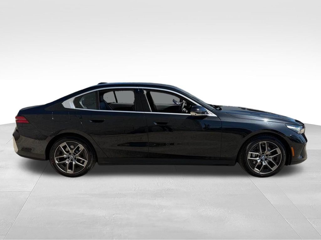 Used 2026 BMW 530i RWD image 10