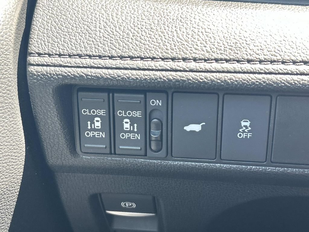 Used 2025 Honda Odyssey Sport-L image 42