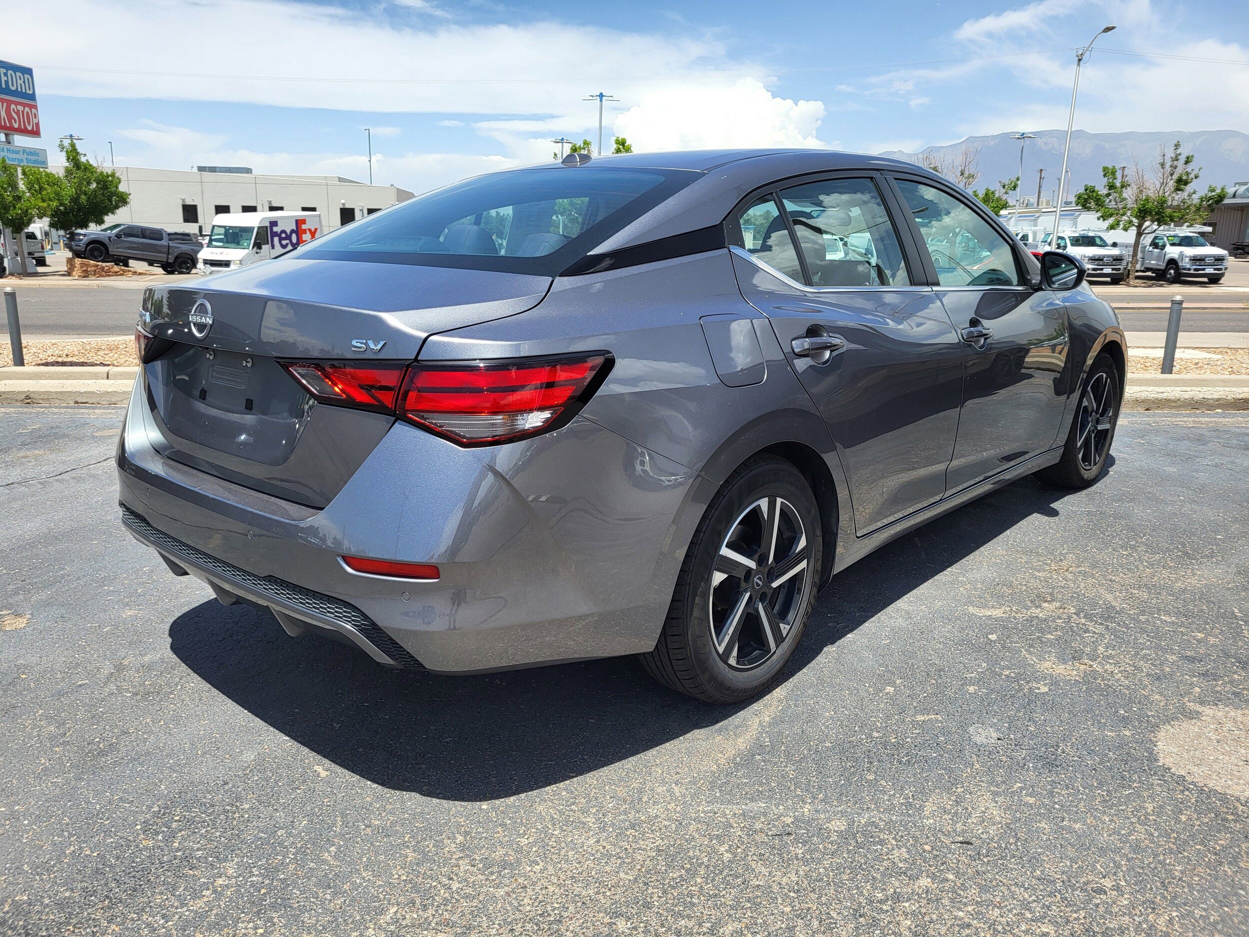Used 2024 Nissan Sentra SV FWD image 8
