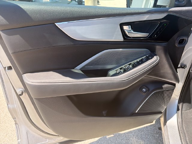 Used 2025 Acura MDX w/ Technology Package AWD/4WD image 9