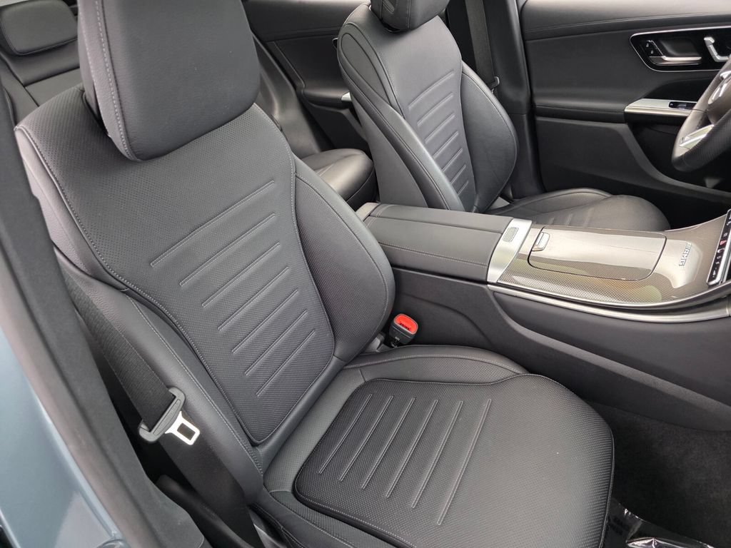 Used 2025 Mercedes-Benz GLC 43 AMG 4MATIC image 26