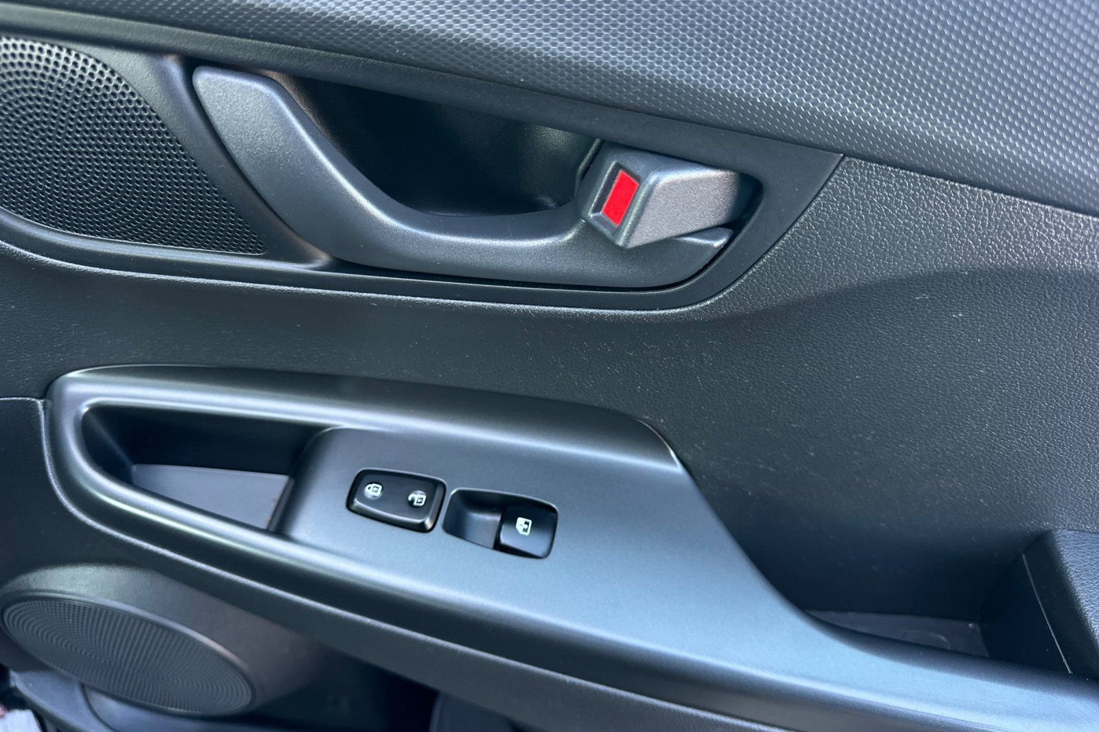 Used 2018 Hyundai Kona SEL w/ SEL Tech Package 02 image 21