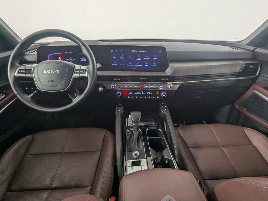 Used 2024 Kia Telluride EX w/ EX Captain's Chair Package FWD image 14