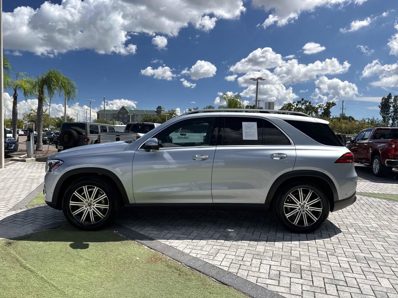 Certified 2025 Mercedes-Benz GLE 350 4MATIC image 3