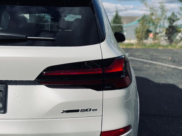 New 2026 BMW X5 xDrive50e w/ M Sport Package image 9