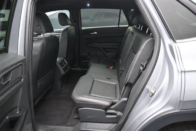 Used 2020 Volkswagen Atlas Cross Sport SE AWD/4WD image 28