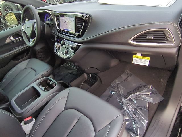 New 2026 Chrysler Pacifica Select FWD image 33