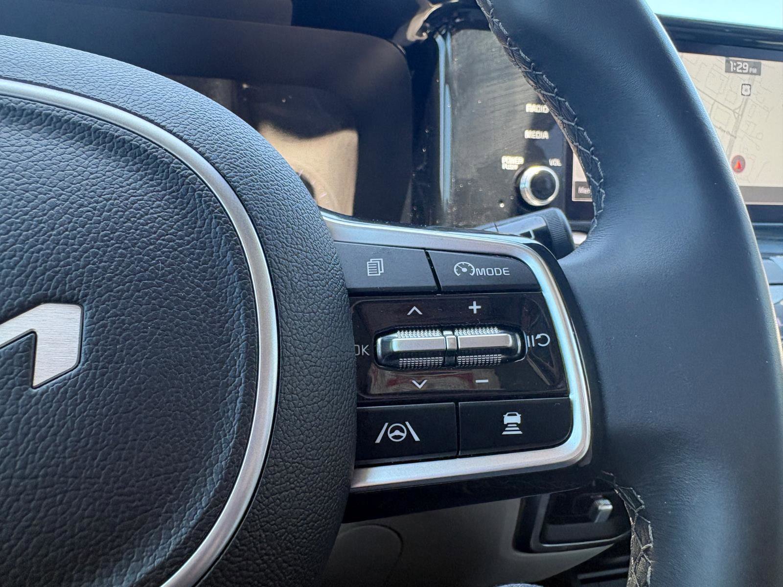 Used 2023 Kia Sorento EX w/ Panoramic Sunroof Package FWD image 45