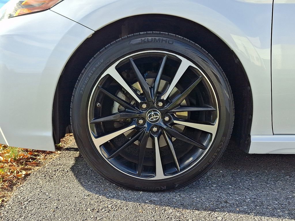 Used 2019 Toyota Camry XSE image 8