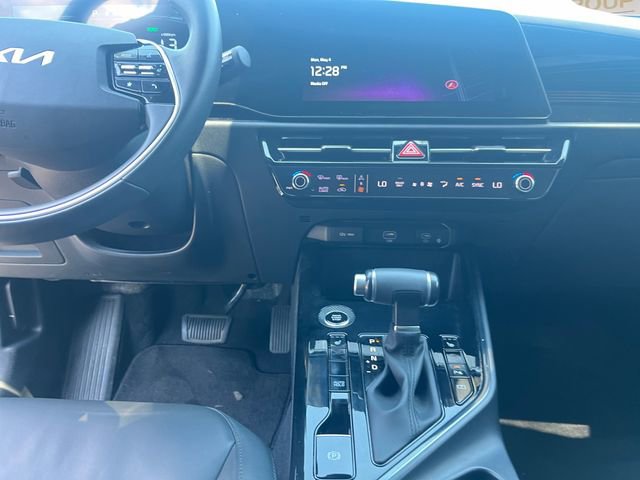 Used 2024 Kia Niro EX FWD image 11