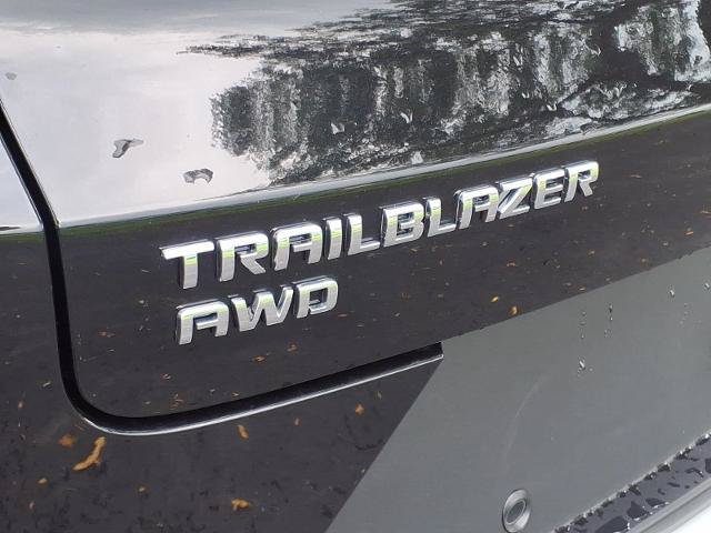 Used 2024 Chevrolet TrailBlazer LT w/ LT Cold Weather Package AWD/4WD image 30