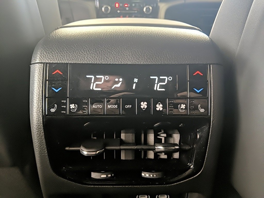 Used 2025 Jeep Grand Cherokee Summit image 19