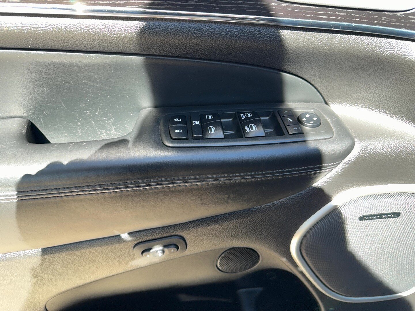Used 2018 Jeep Grand Cherokee Summit AWD/4WD image 18