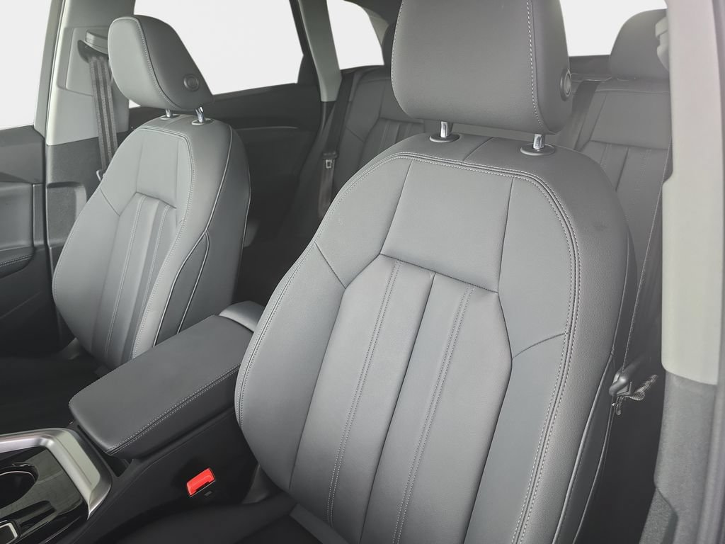 Certified 2025 Audi Q5 Premium w/ Convenience Package AWD/4WD image 19