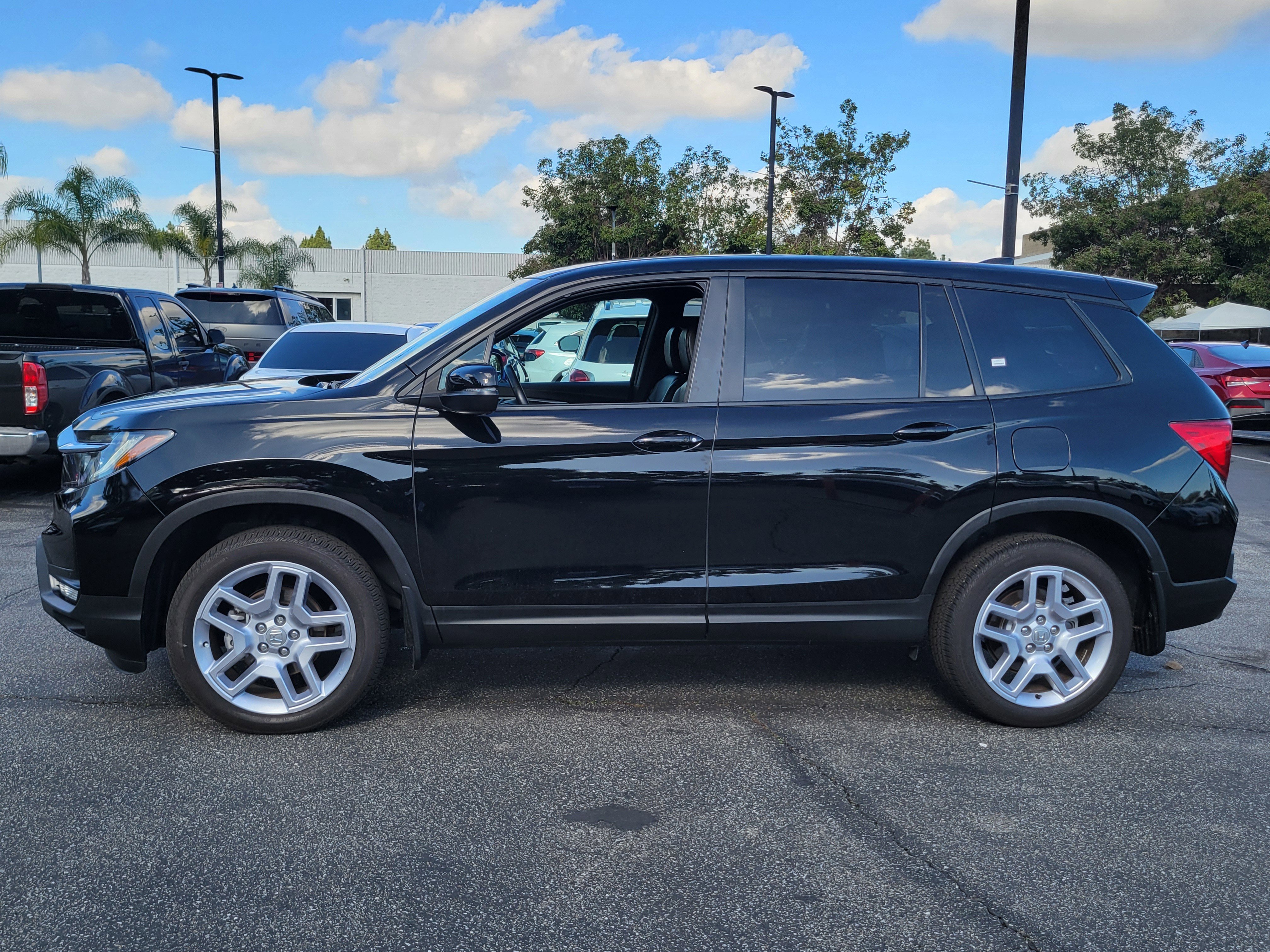 Used 2024 Honda Passport EX-L image 3