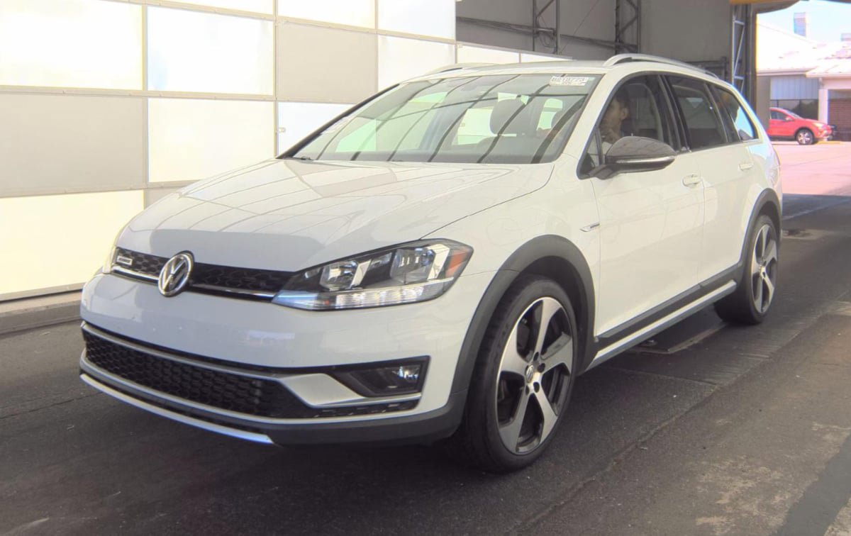 Used 2019 Volkswagen Golf Alltrack SE AWD/4WD image 2