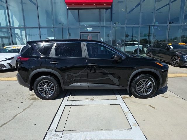 Used 2023 Nissan Rogue S image 3
