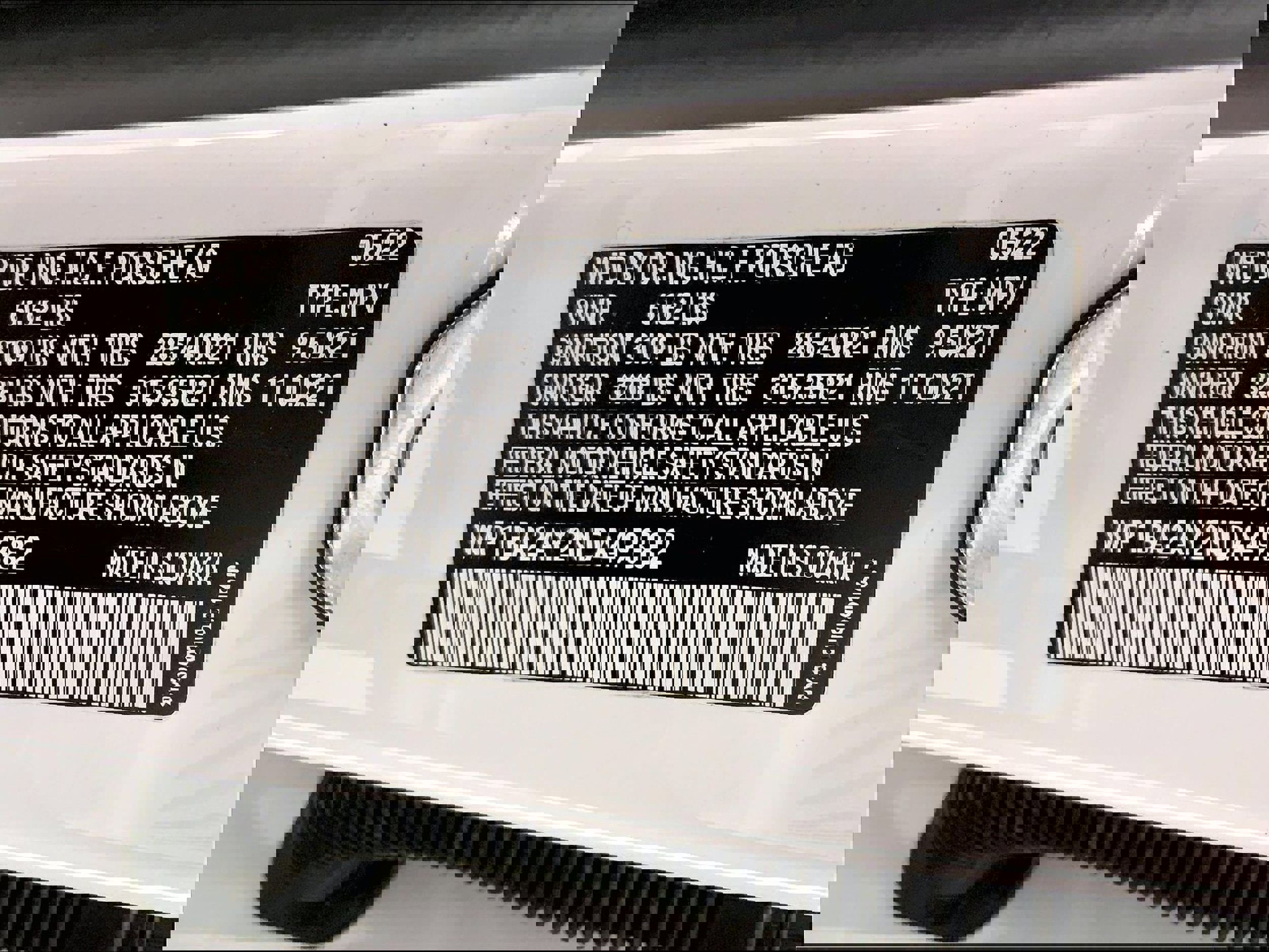 Used 2022 Porsche Cayenne Coupe image 32