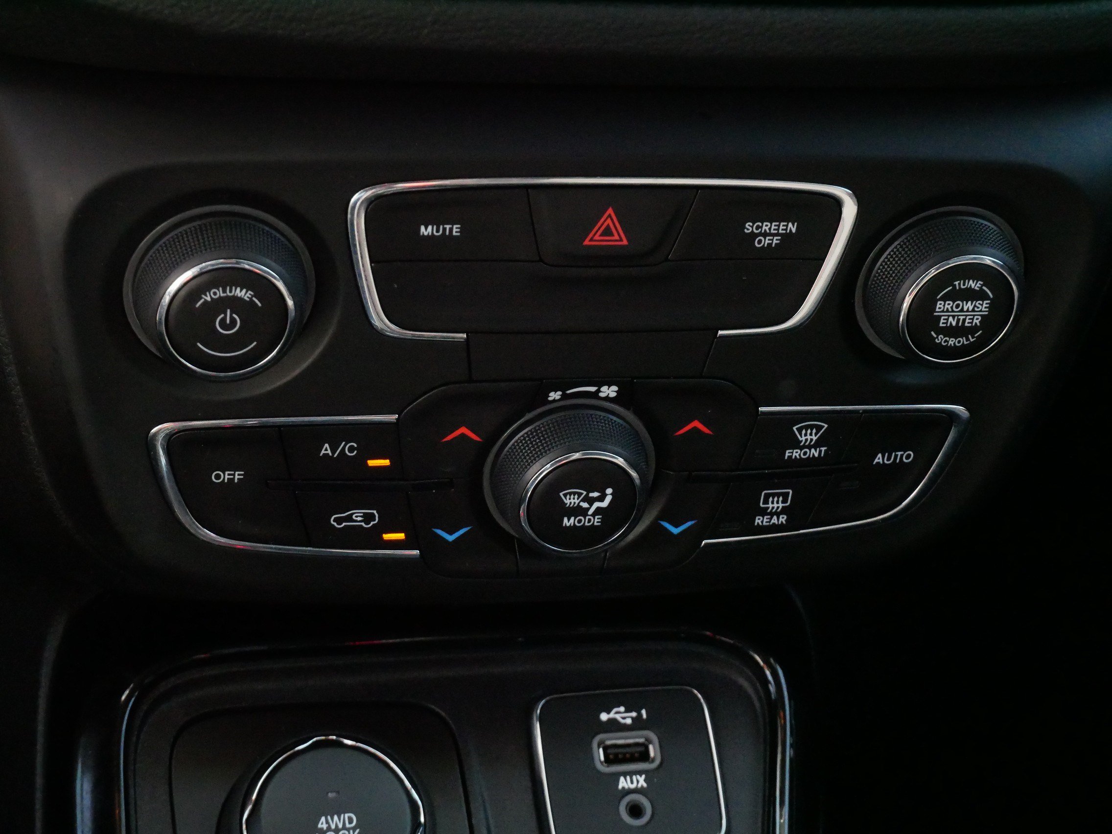 Used 2021 Jeep Compass Latitude AWD/4WD image 23