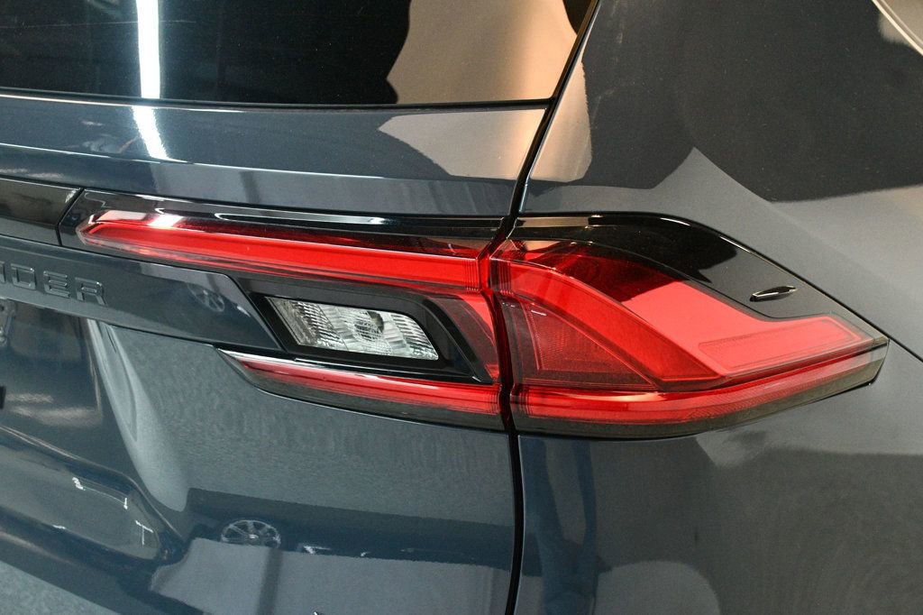 Used 2024 Toyota Grand Highlander AWD Hybrid image 15