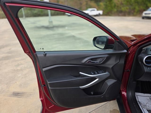 Used 2025 Chevrolet Trax LS w/ LS Convenience Package image 21