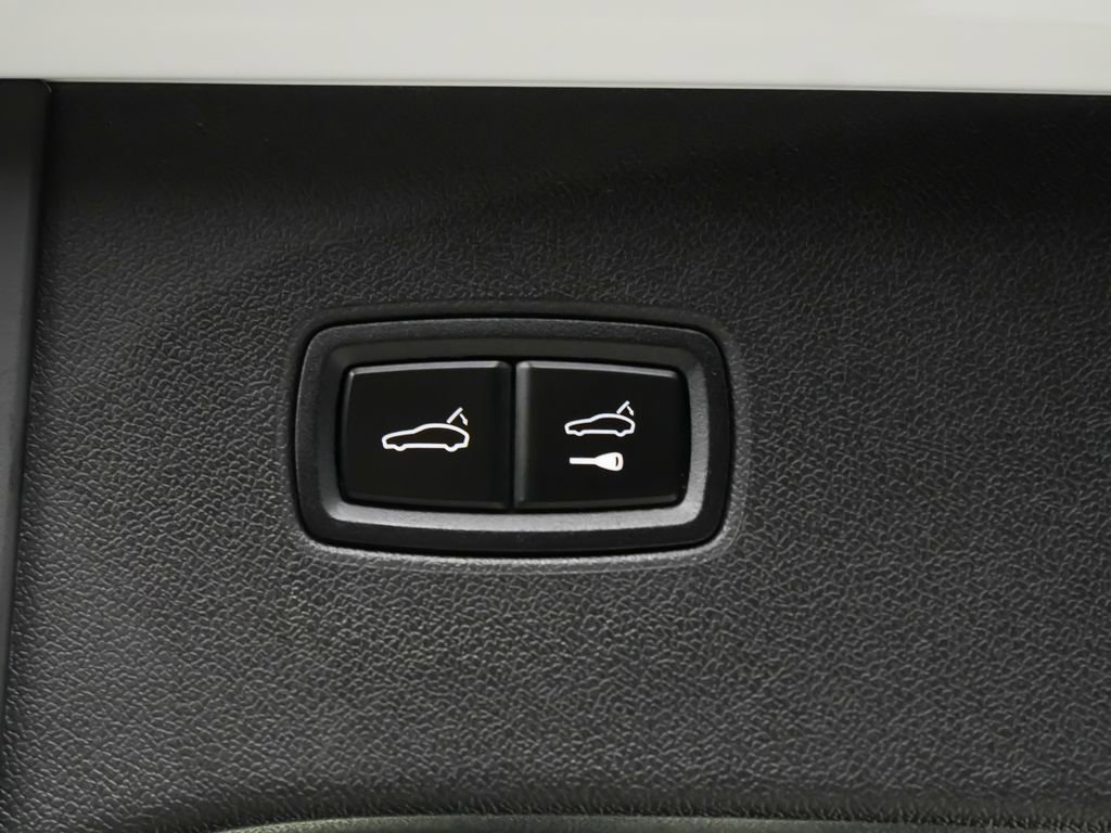 Certified 2025 Porsche Cayenne S image 14