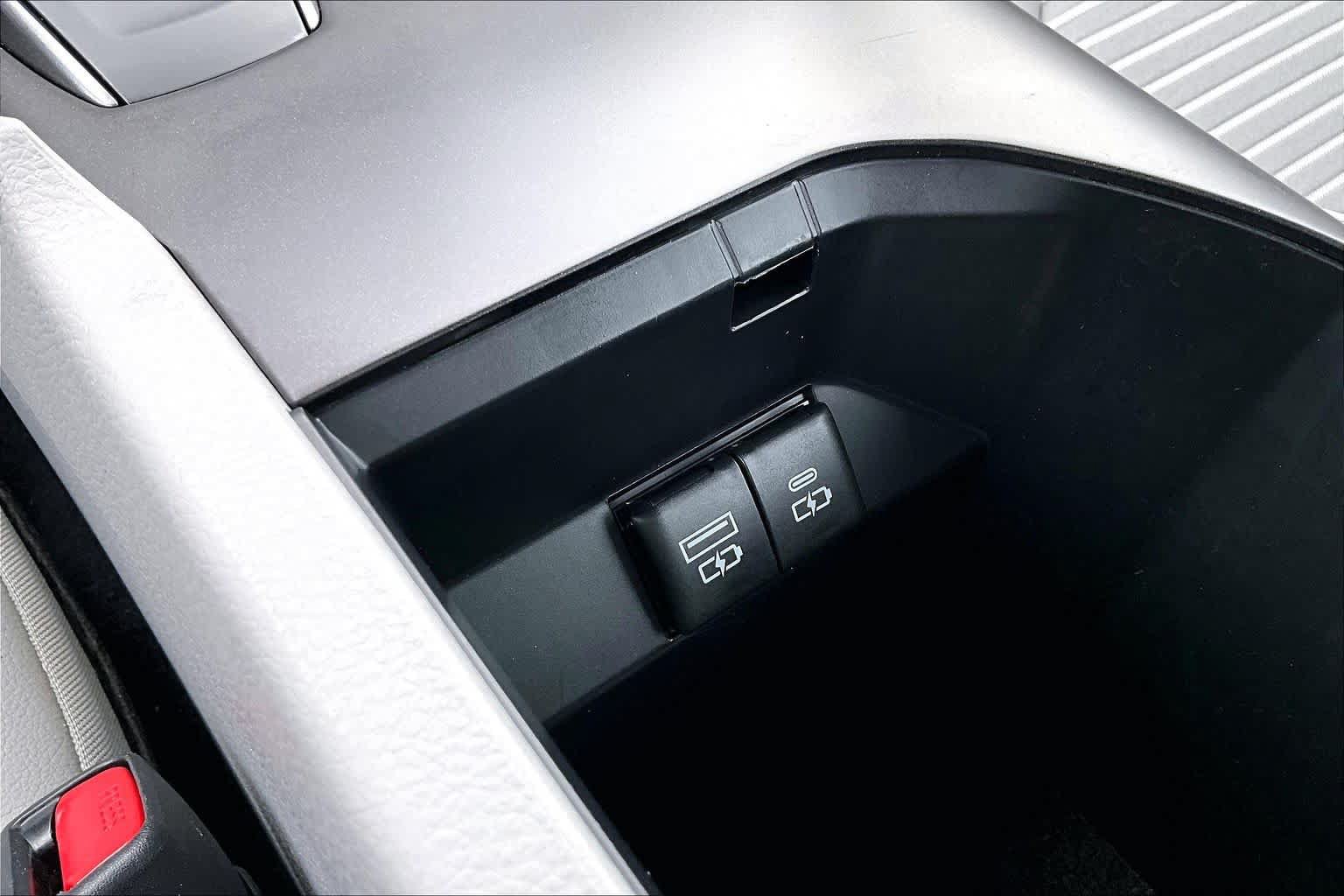 Used 2023 Toyota Camry SE FWD image 34