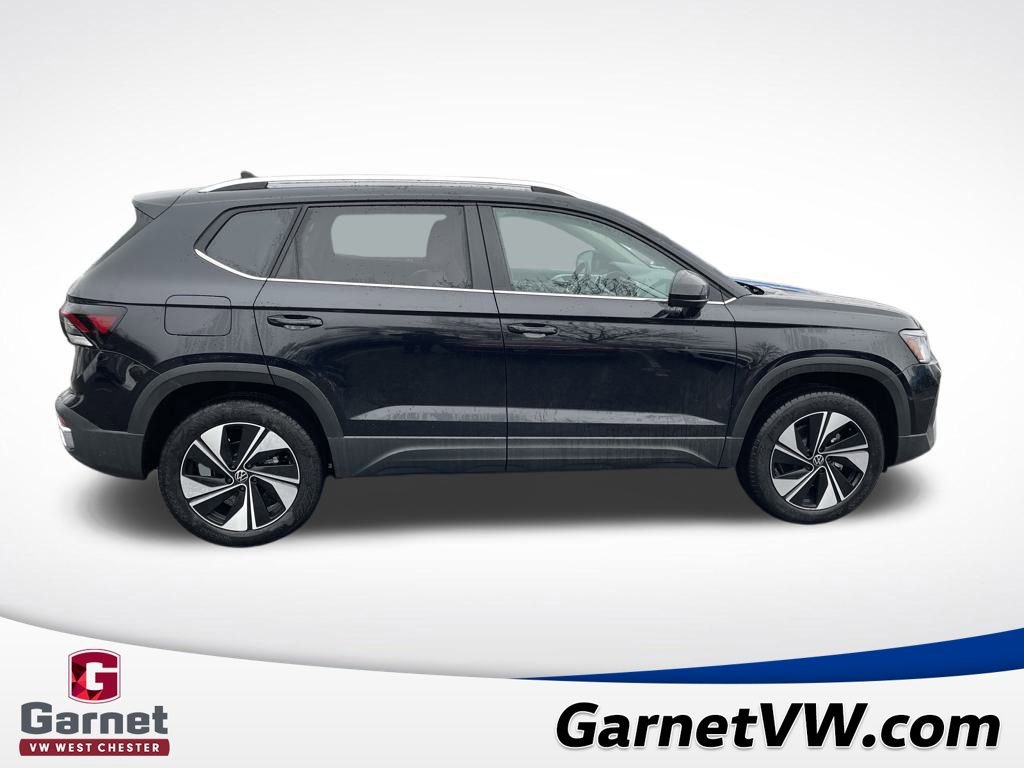 New 2026 Volkswagen Taos SE image 6