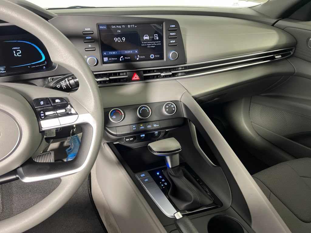 New 2026 Hyundai Elantra SE FWD image 24