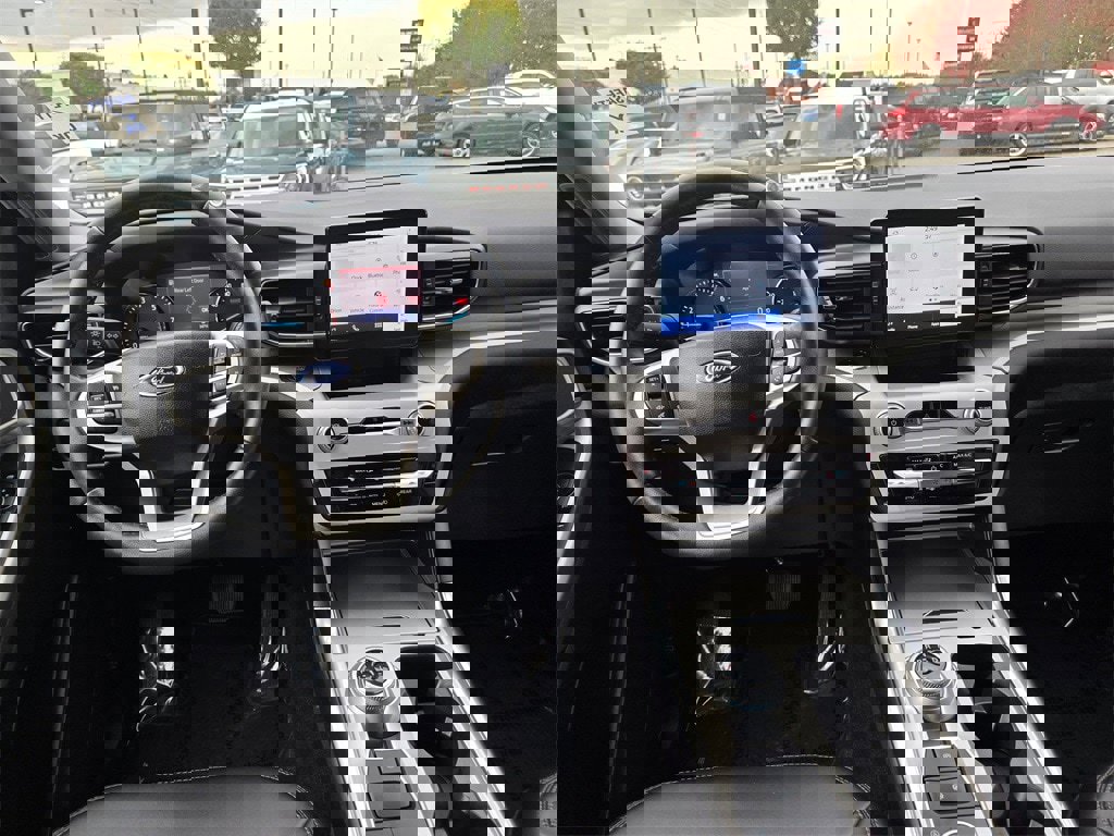 Used 2023 Ford Explorer XLT w/ Equipment Group 202A image 11