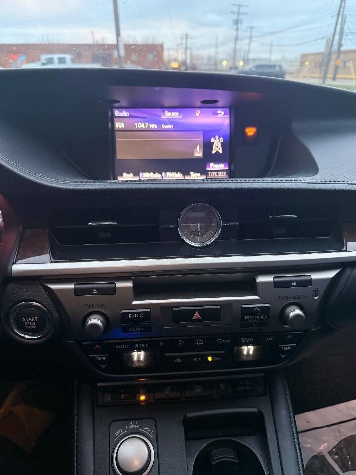 Used 2018 Lexus ES 350 w/ Ultra Luxury Package image 11