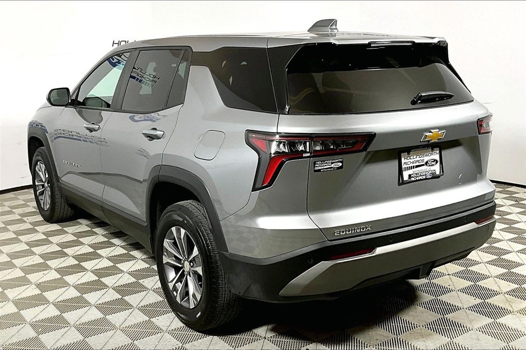 Used 2025 Chevrolet Equinox LT image 8