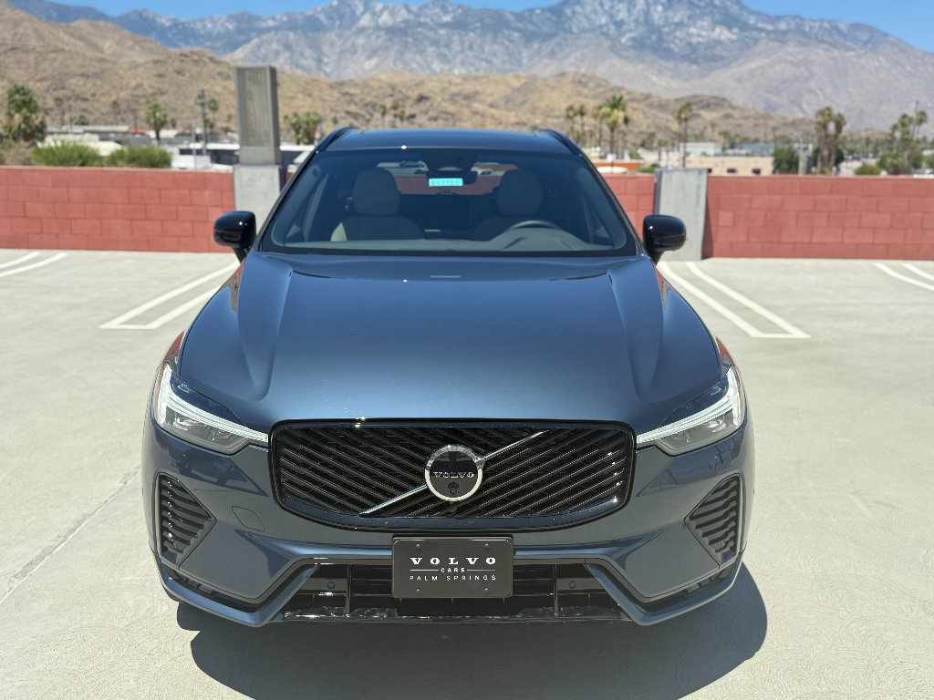 New 2026 Volvo XC60 B5 Plus w/ Climate Package PRO AWD/4WD image 2
