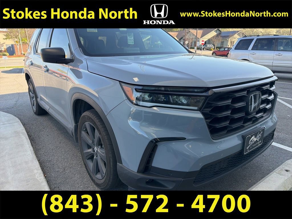 Used 2023 Honda Pilot Sport image 3