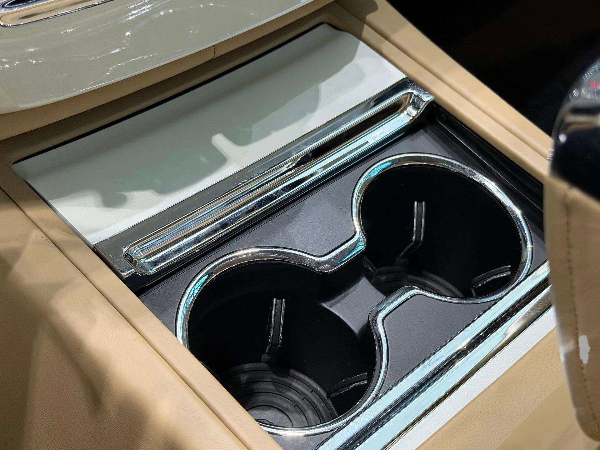 Used 2019 Rolls-Royce Phantom Sedan image 55