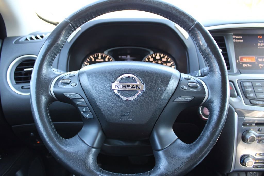 Used 2018 Nissan Pathfinder SL w/ Cargo Package image 31