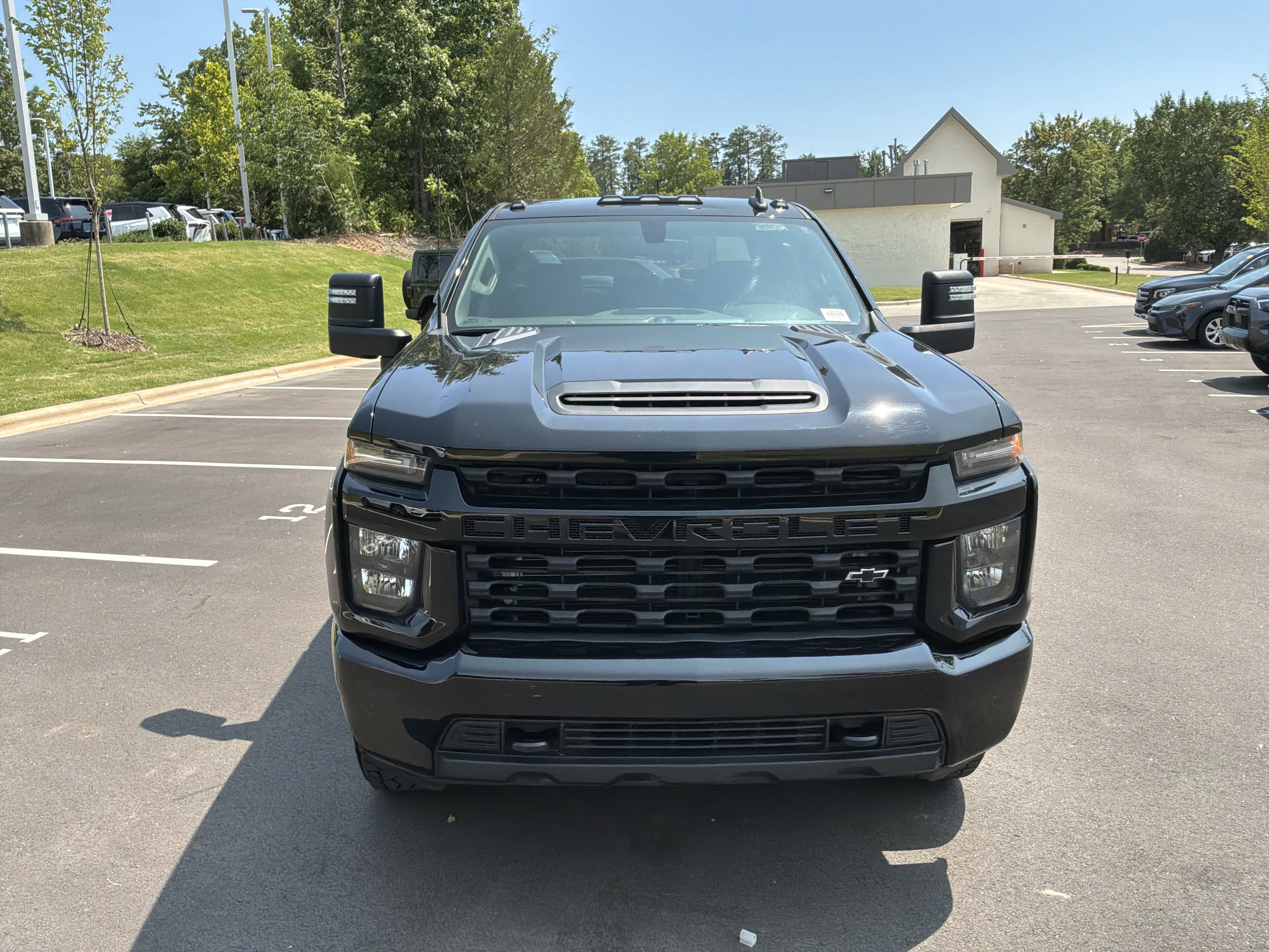Used 2022 Chevrolet Silverado 2500 Custom w/ Custom Value Package AWD/4WD image 3