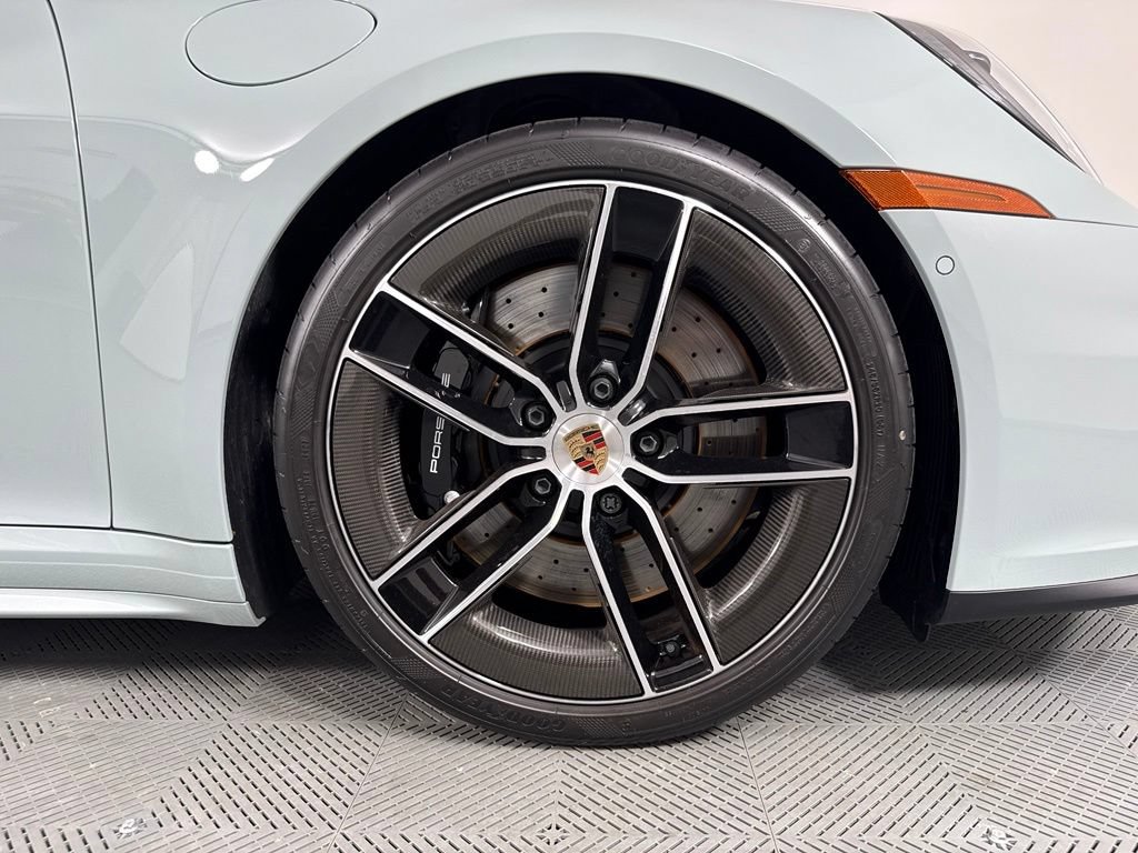 Certified 2025 Porsche 911 Carrera 4 GTS AWD/4WD image 14