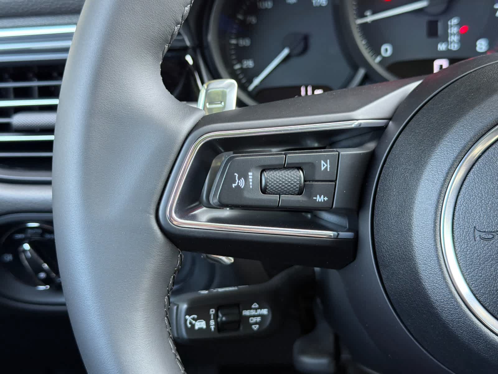 New 2026 Porsche Macan AWD/4WD image 27